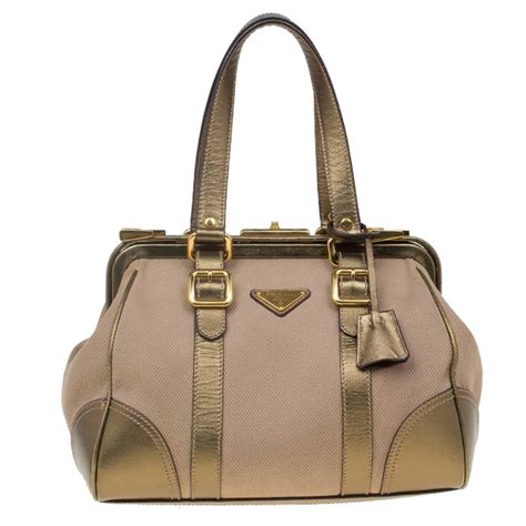 prada saffiano doctor bag